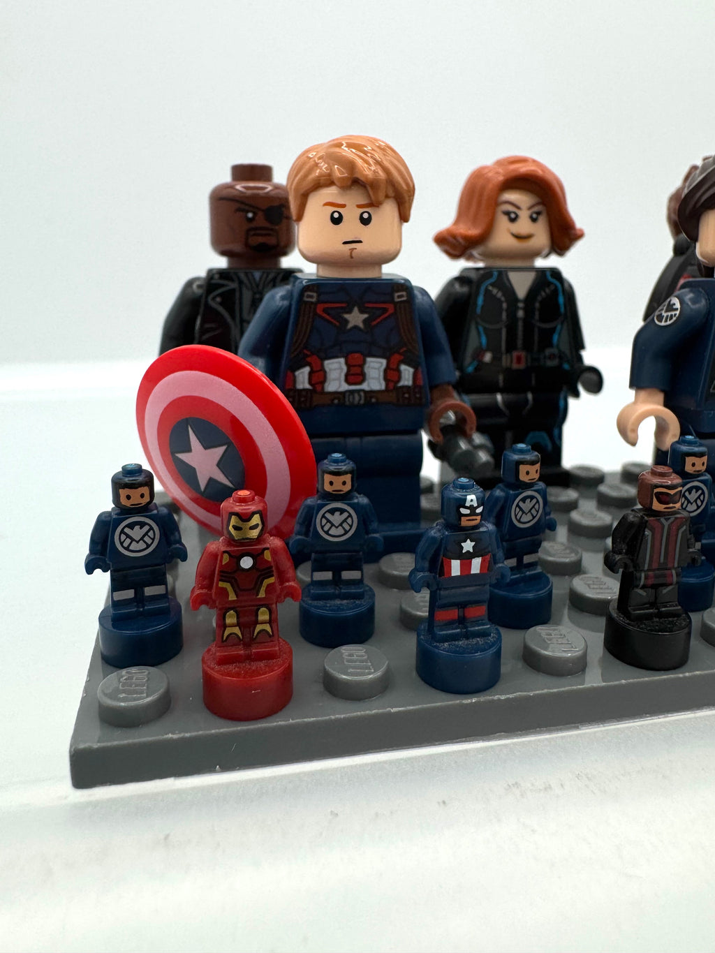 76042 The SHIELD Helicarrier Minifigures