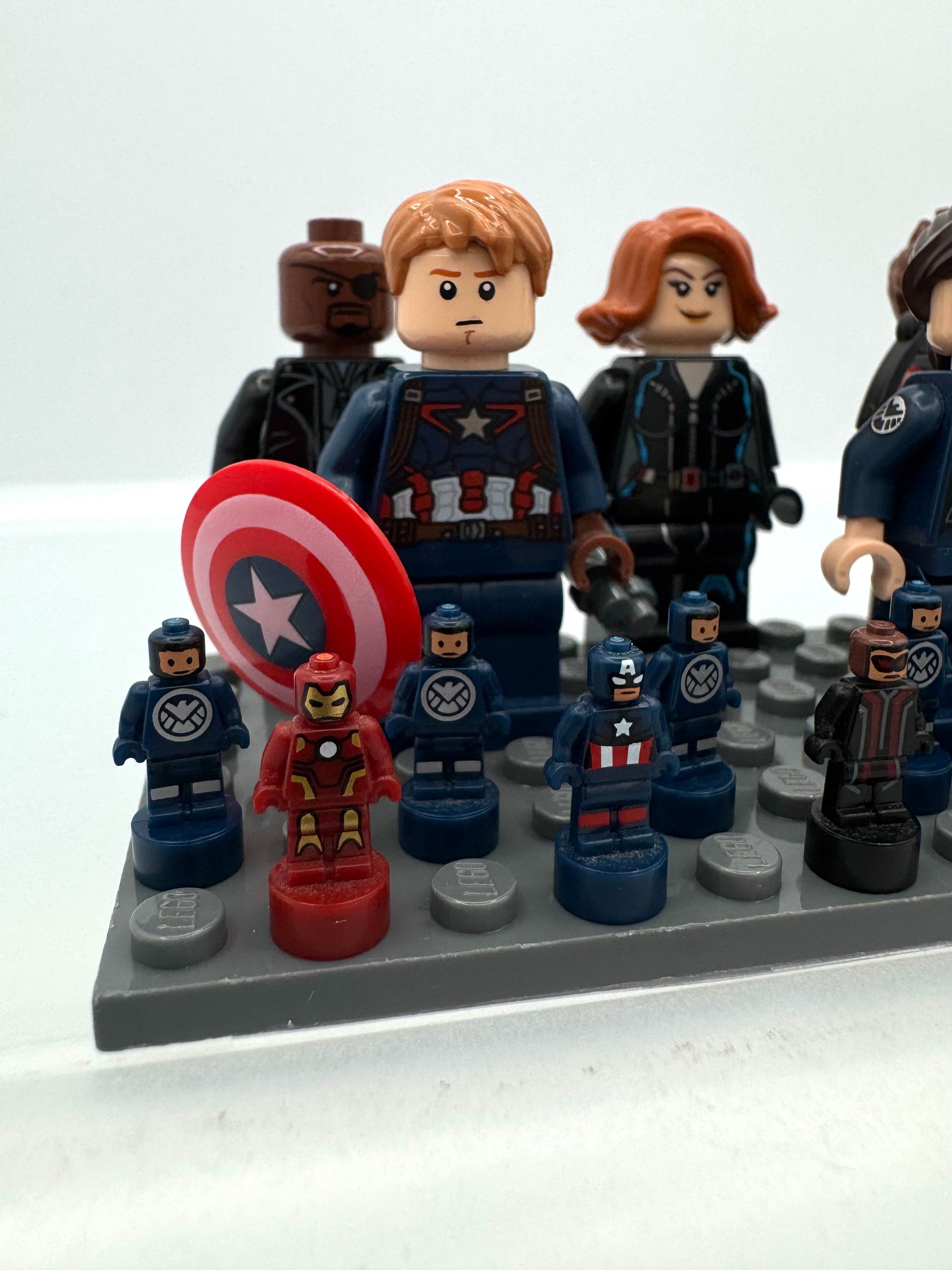 76042 The SHIELD Helicarrier Minifigures