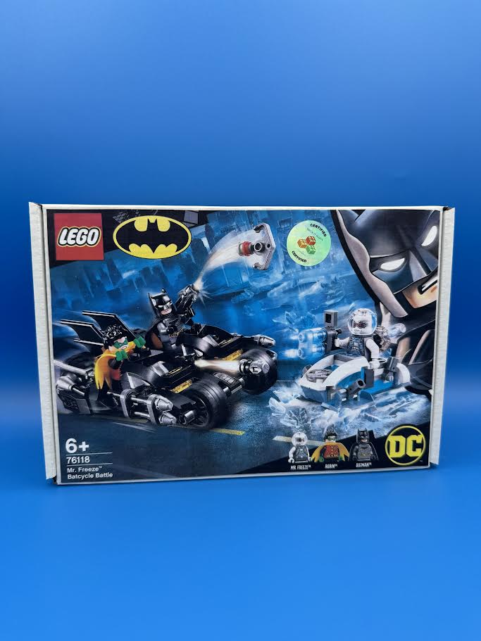 76118 Mr. Freeze™ Batcycle™ Battle