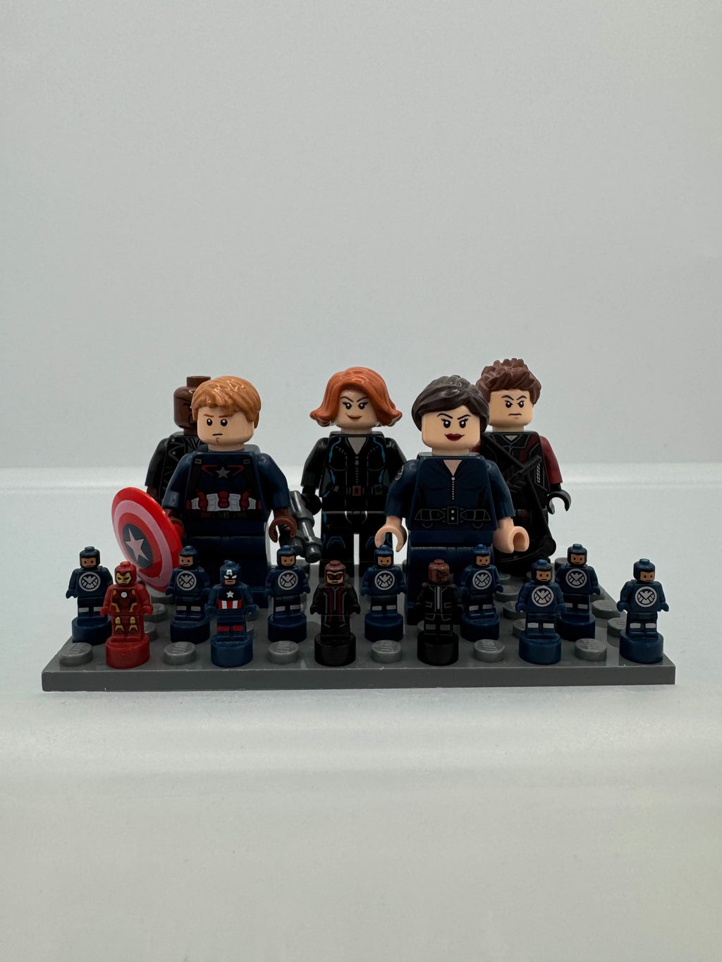 76042 The SHIELD Helicarrier Minifigures