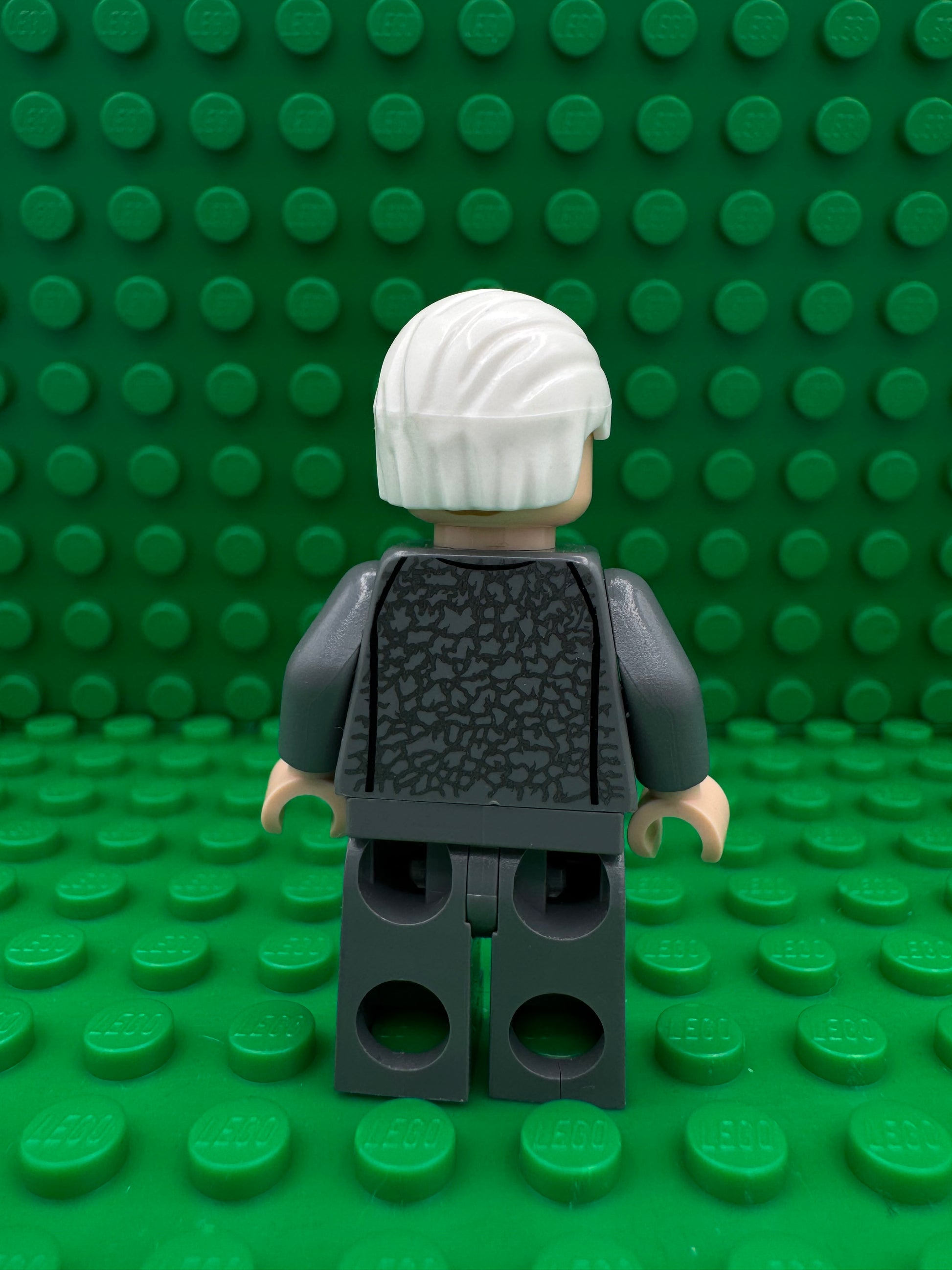 sw0540 Chancellor Palpatine - Dark Bluish Gray Outfit, White Combed Hair