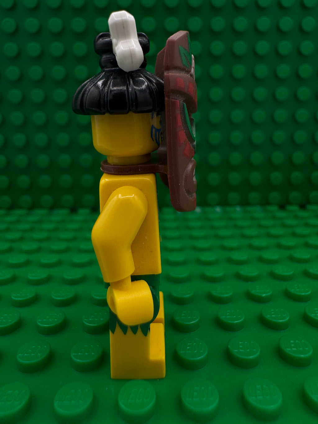 col167 Island Warrior, Series 11 (Minifigure Only without Stand and Accessories)