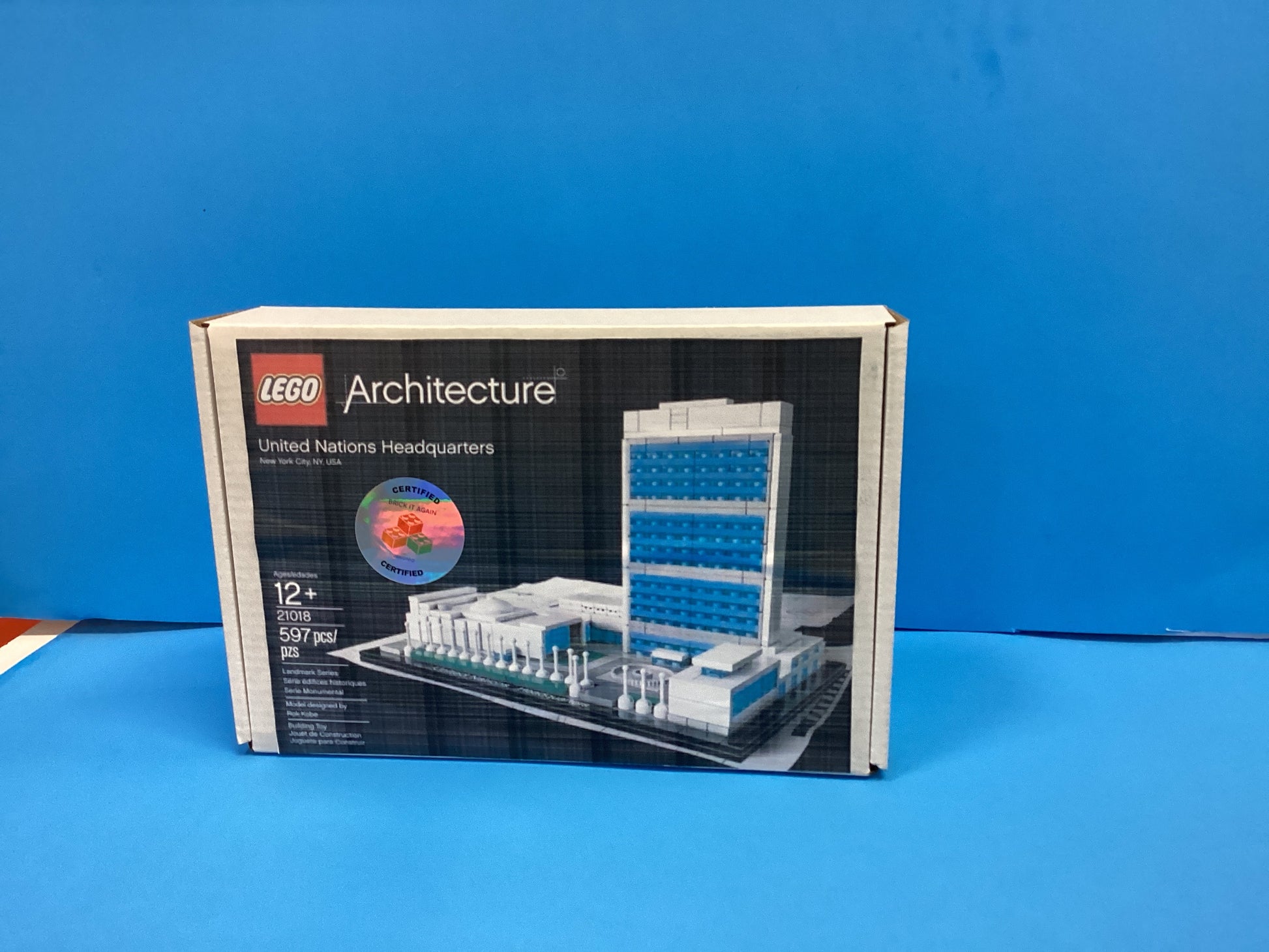 21018 LEGO® United Nations Headquarters