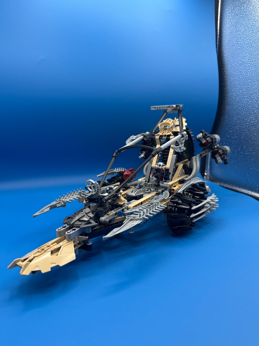 8995 Thornatus V9