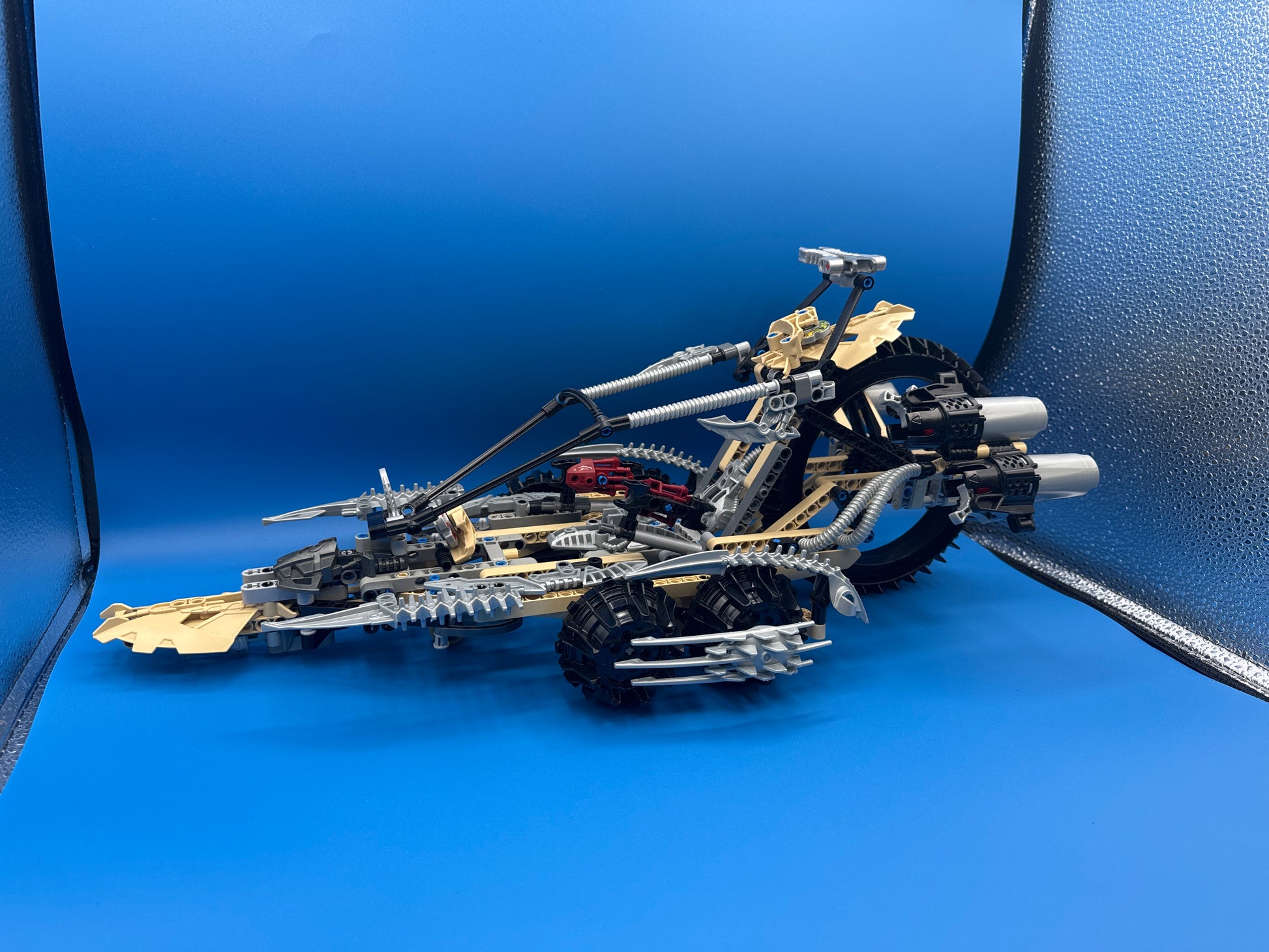 8995 Thornatus V9