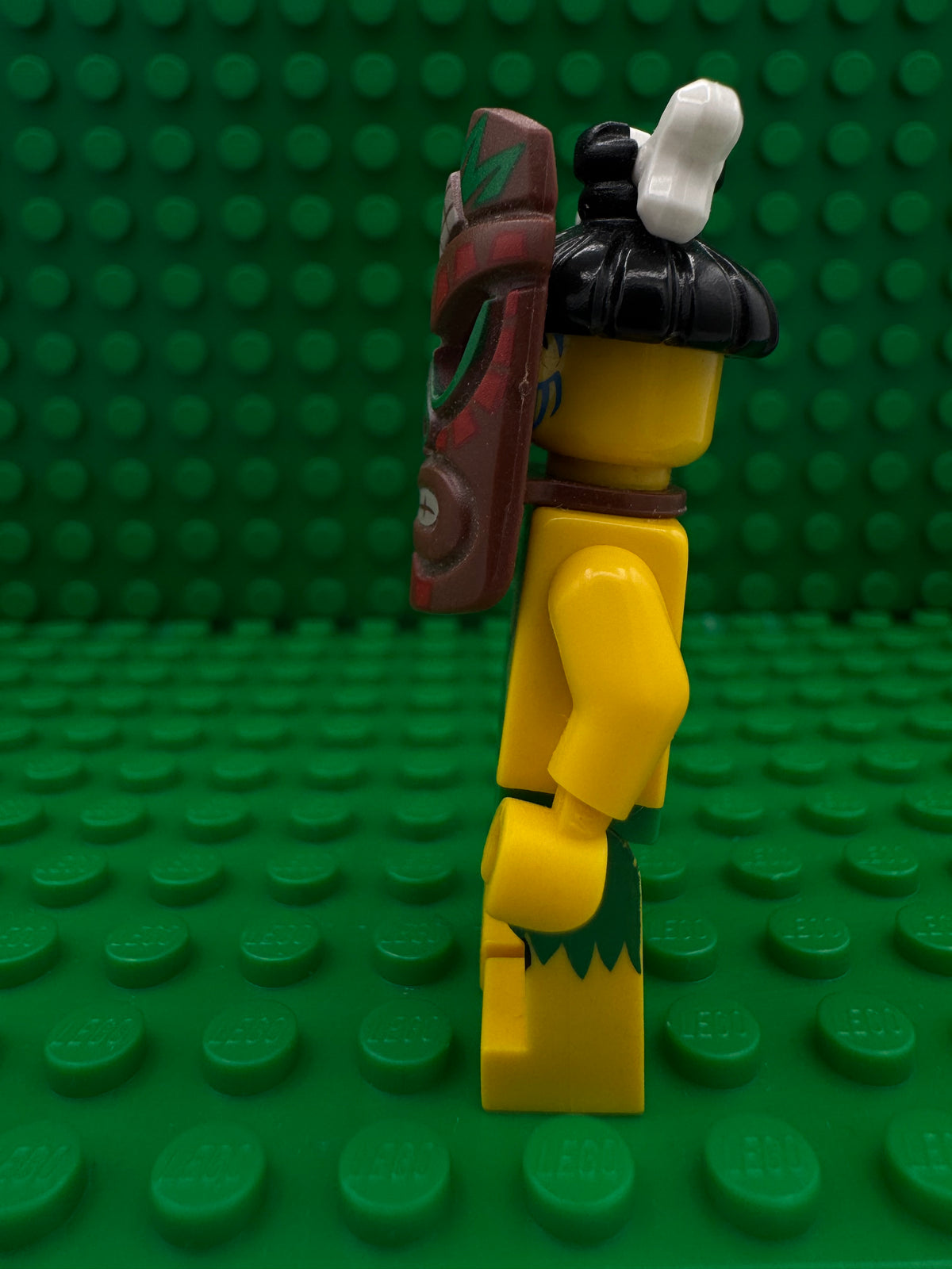 col167 Island Warrior, Series 11 (Minifigure Only without Stand and Accessories)