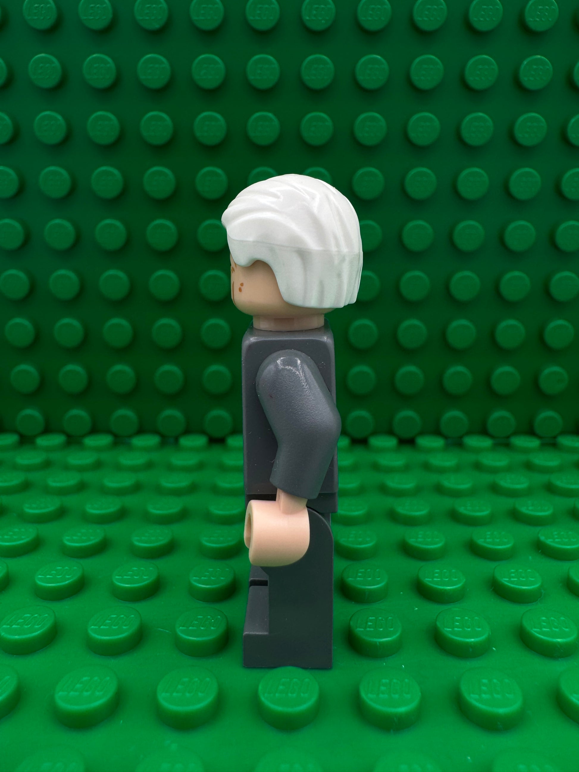 sw0540 Chancellor Palpatine - Dark Bluish Gray Outfit, White Combed Hair