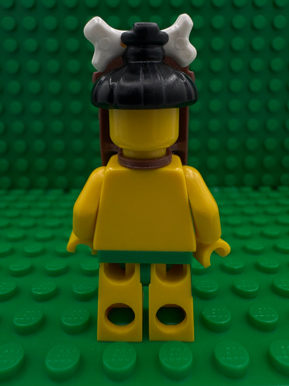 col167 Island Warrior, Series 11 (Minifigure Only without Stand and Accessories)