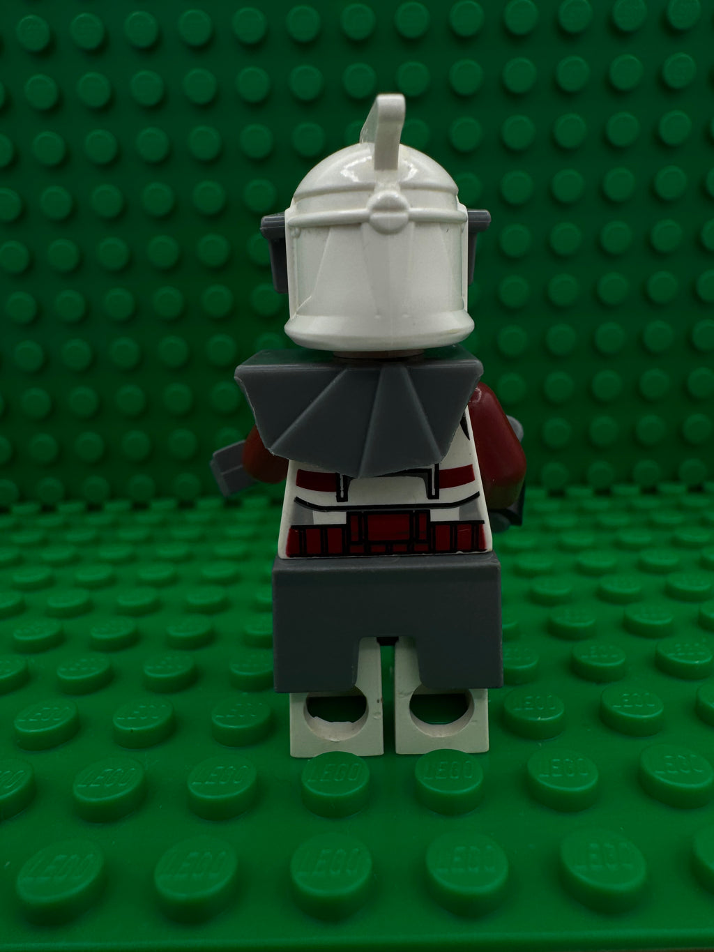 sw0202a Clone Trooper Commander Fox, Coruscant Guard (Phase 1) - Dark Bluish Gray Visor, Pauldron, and Kama, Large Eyes, with Solid Light Bluish Gray Semicircle above Belt
