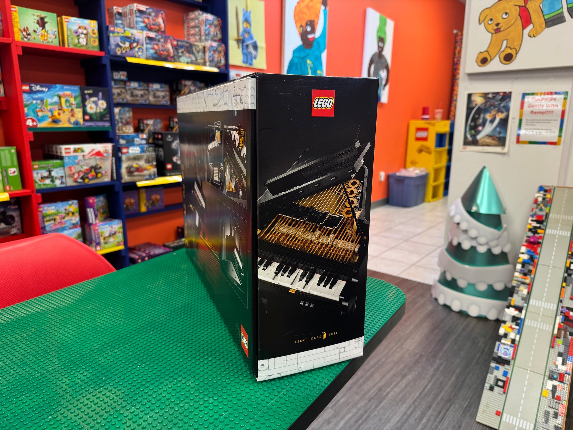 21323 Grand Piano