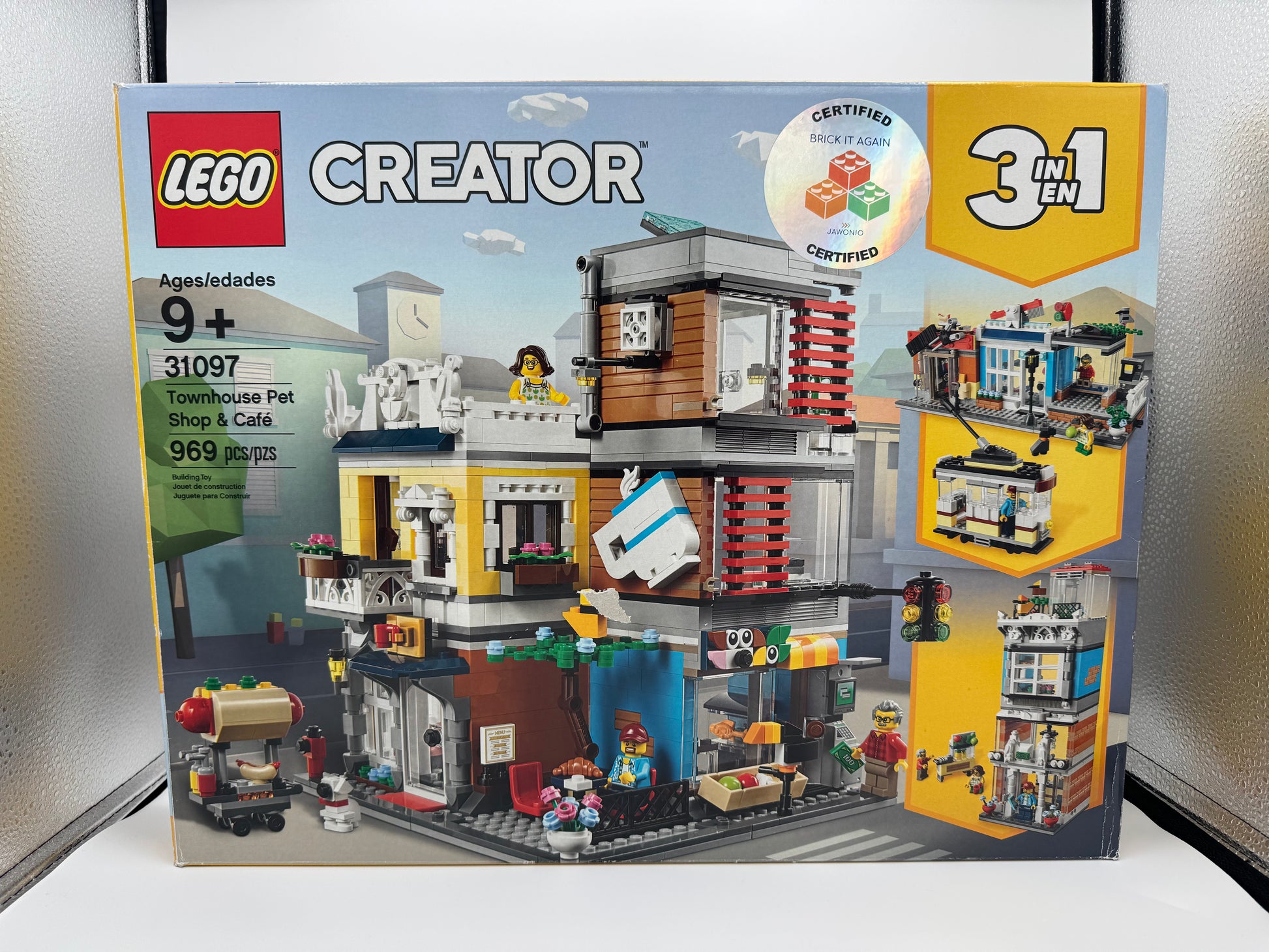 31097 Townhouse Pet Shop & Café