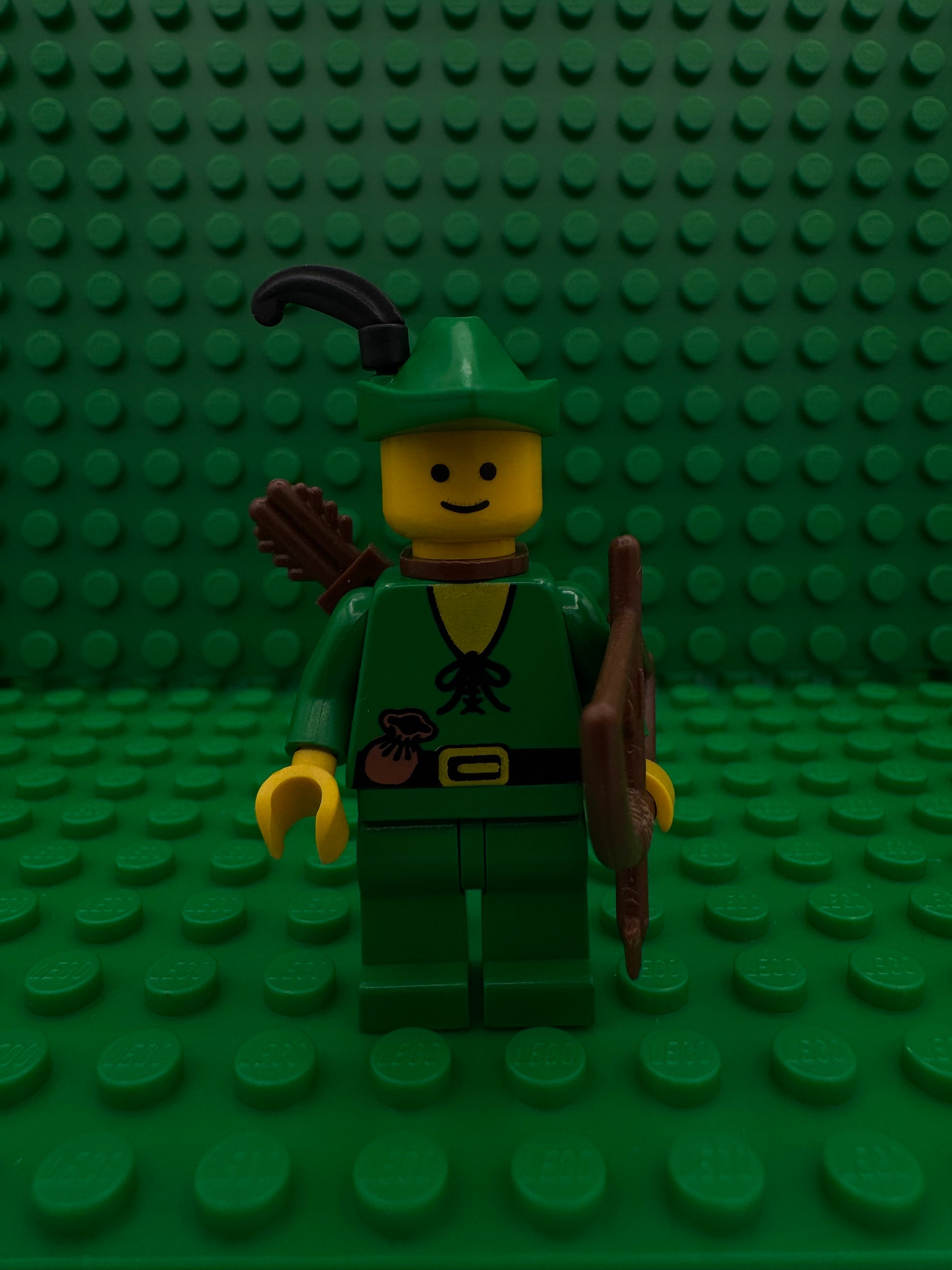 cas240a Forestman - Pouch, Green Hat, Black Feather, Quiver