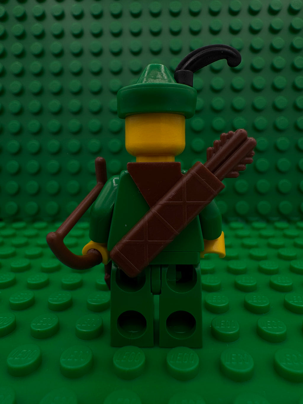 cas240a Forestman - Pouch, Green Hat, Black Feather, Quiver