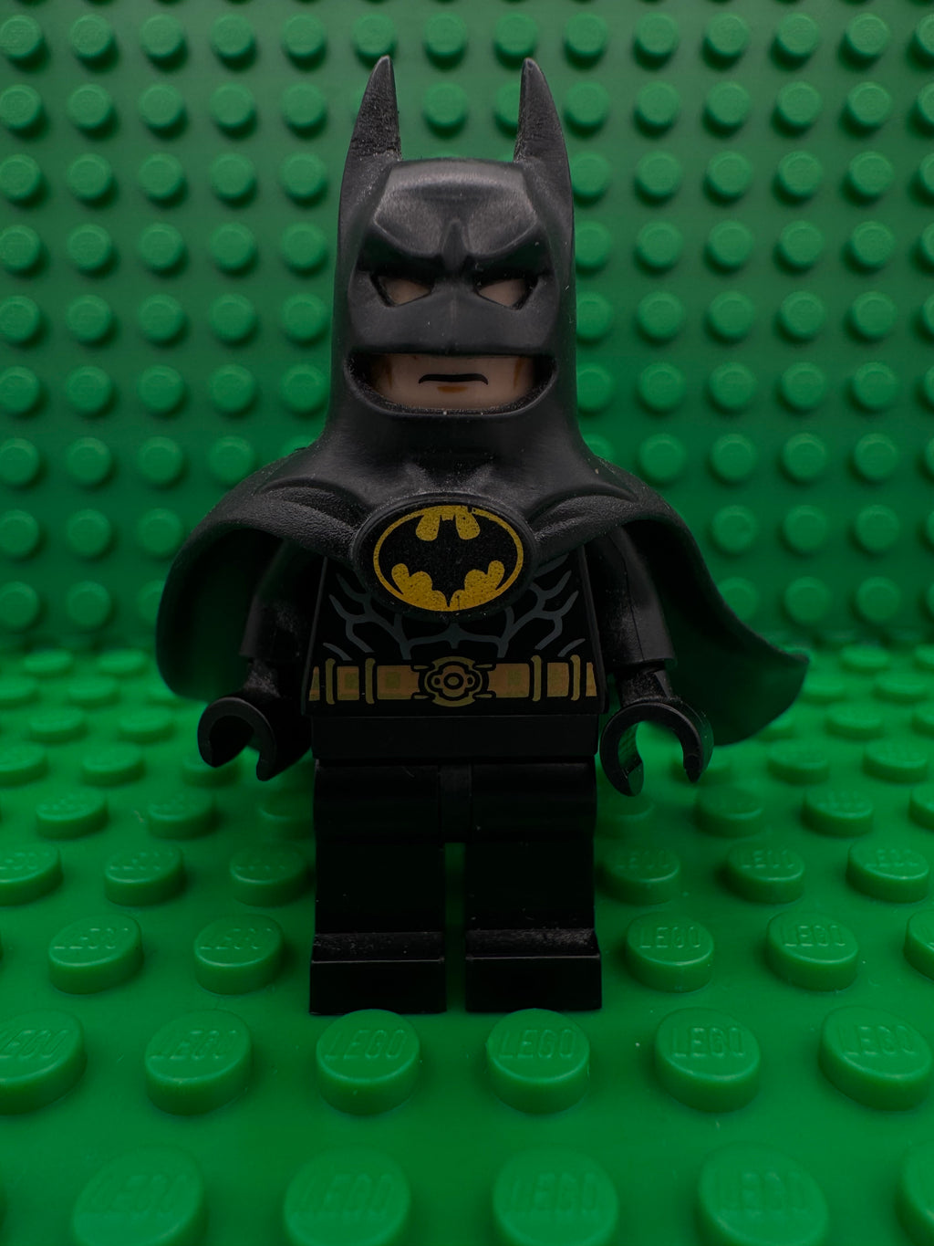 sh0607 Batman - One Piece Cowl and Cape with Complex Bat Logo (1989)