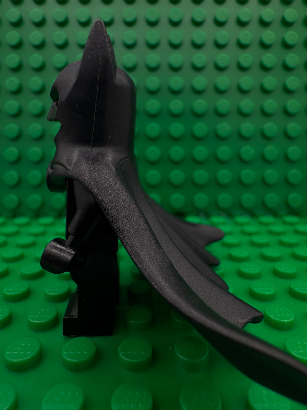 sh0607 Batman - One Piece Cowl and Cape with Complex Bat Logo (1989)
