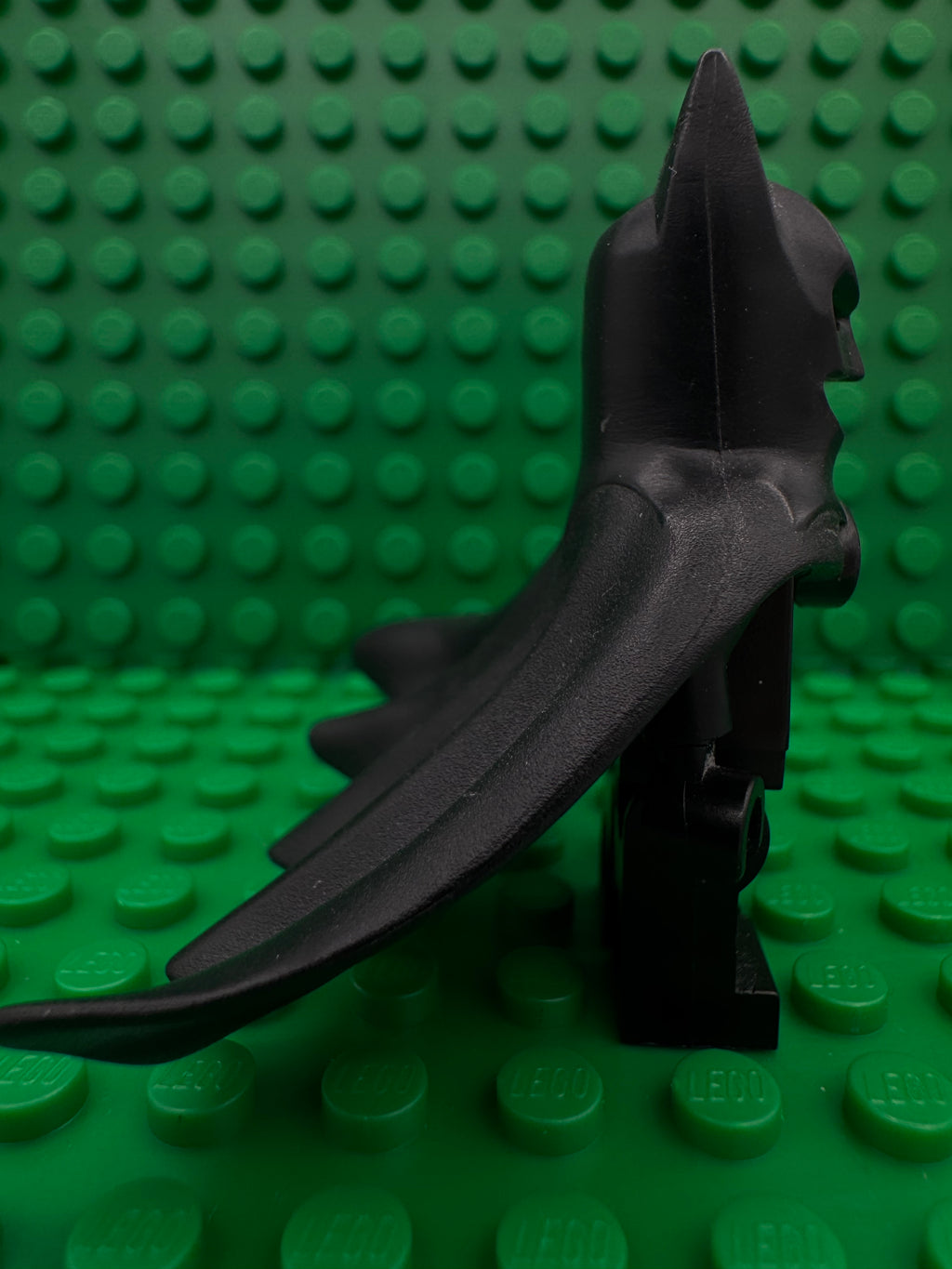 sh0607 Batman - One Piece Cowl and Cape with Complex Bat Logo (1989)