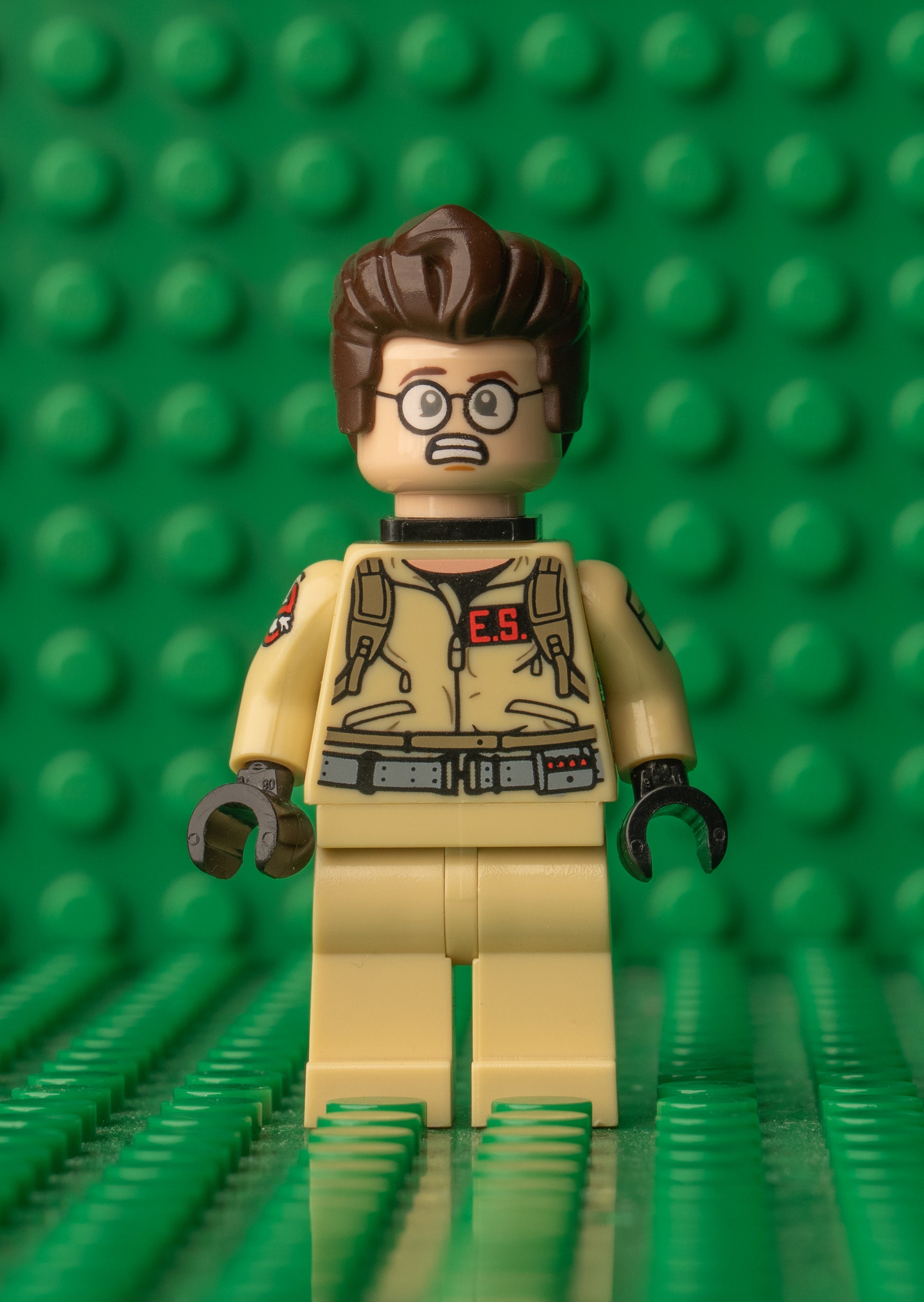 gb012a LEGO Ghostbusters Dr. Egon Spengler (Printed Arms, Neck Bracket)