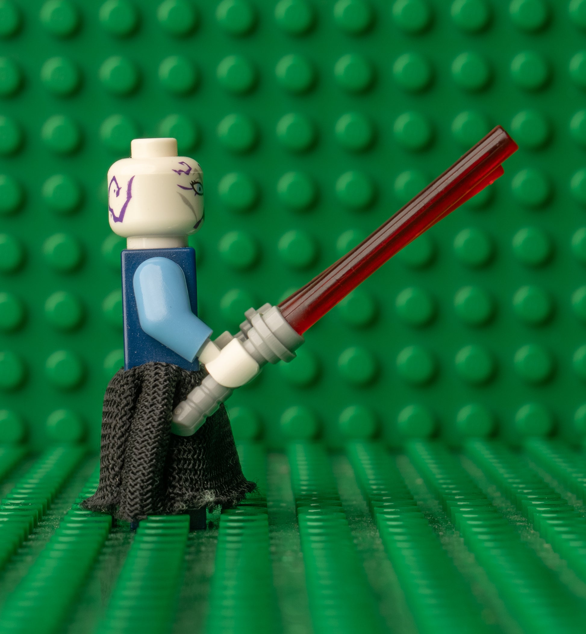 sw0195 LEGO Star Wars Asajj Ventress – Dark Blue Torso