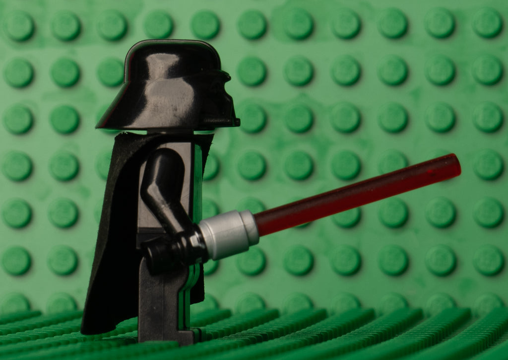 sw0117 - Darth Vader Trans Red Lightsaber