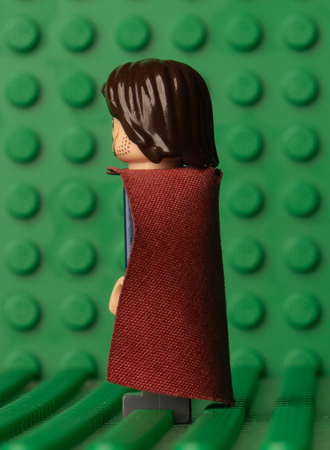 lor066 - Aragorn - Dark Red and Black Cape
