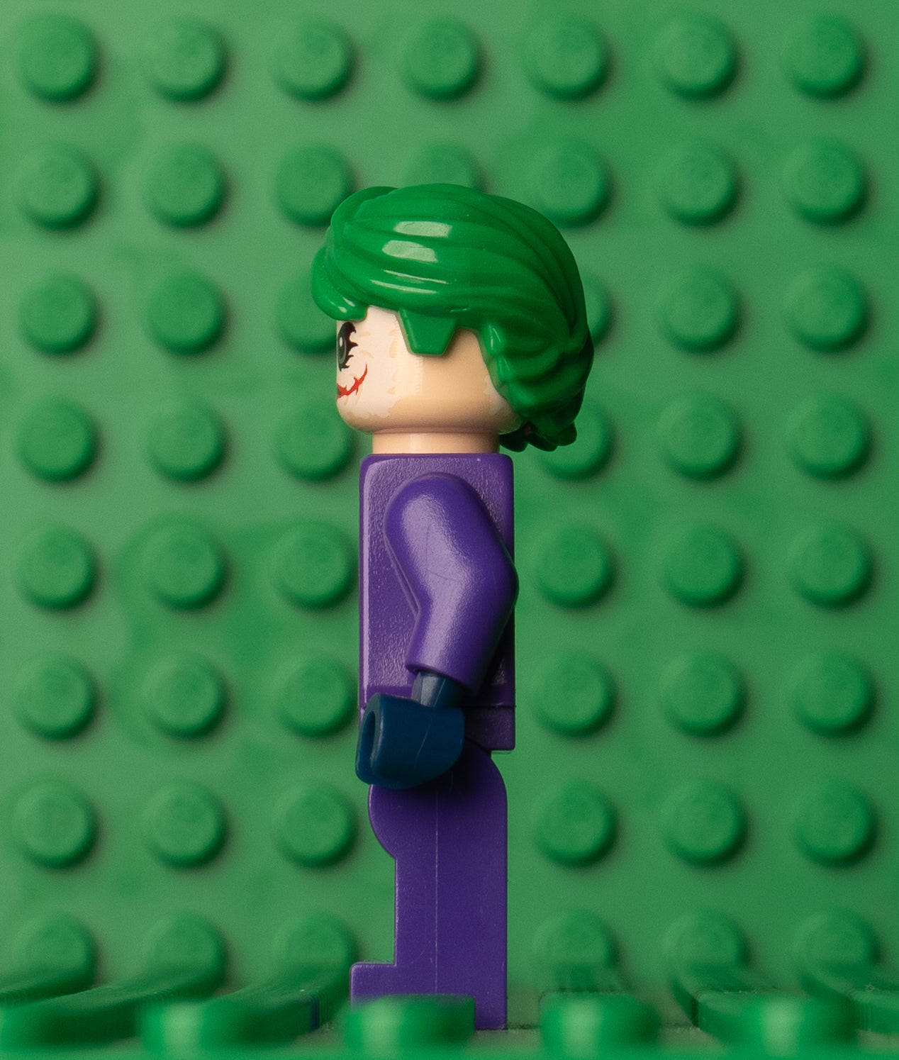 sh0133 - The Joker - Dark Purple Suit, Green Vest, Green Hair