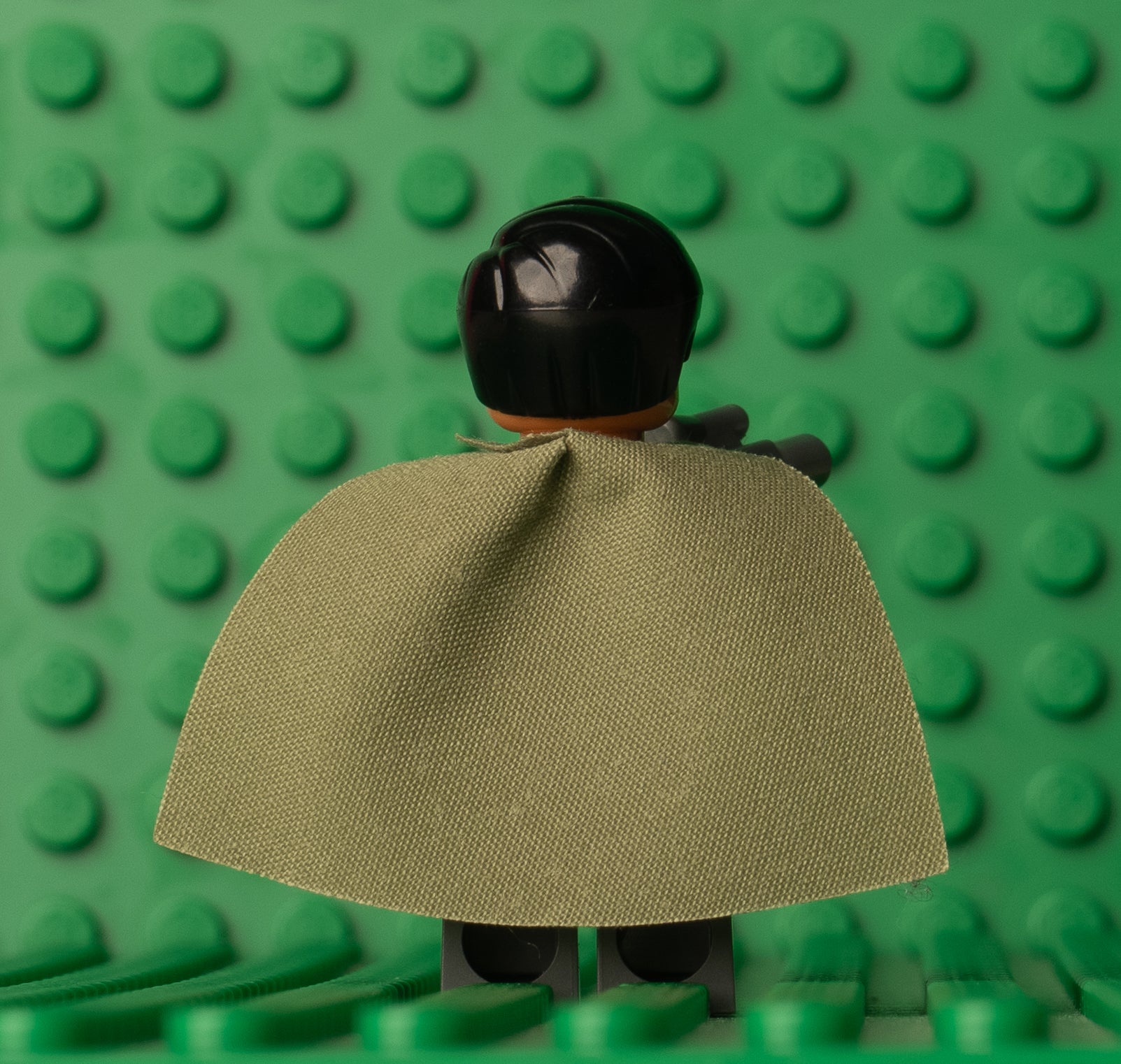 sw1037 - Bail Organa - Olive Green Cloak