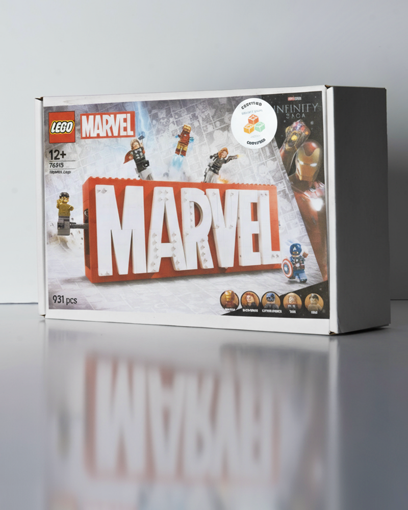 76313 MARVEL Logo & Minifigures