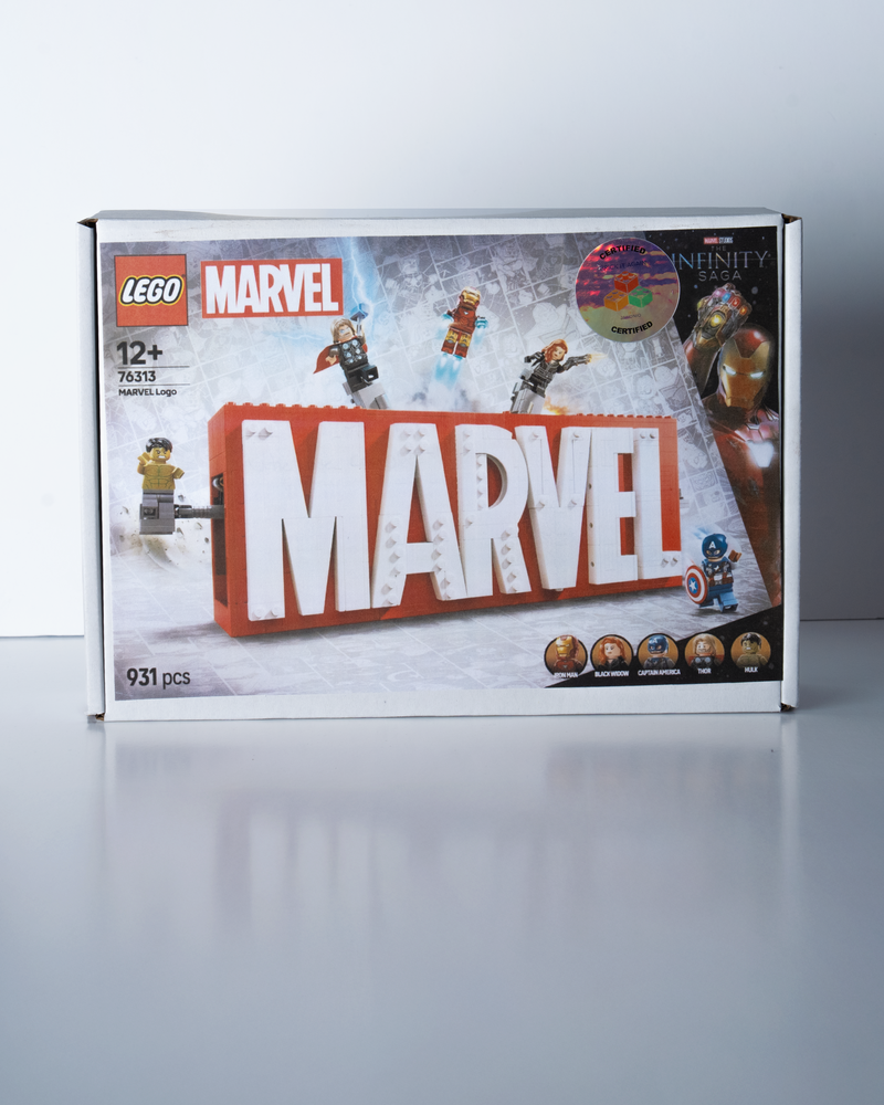 76313 MARVEL Logo & Minifigures