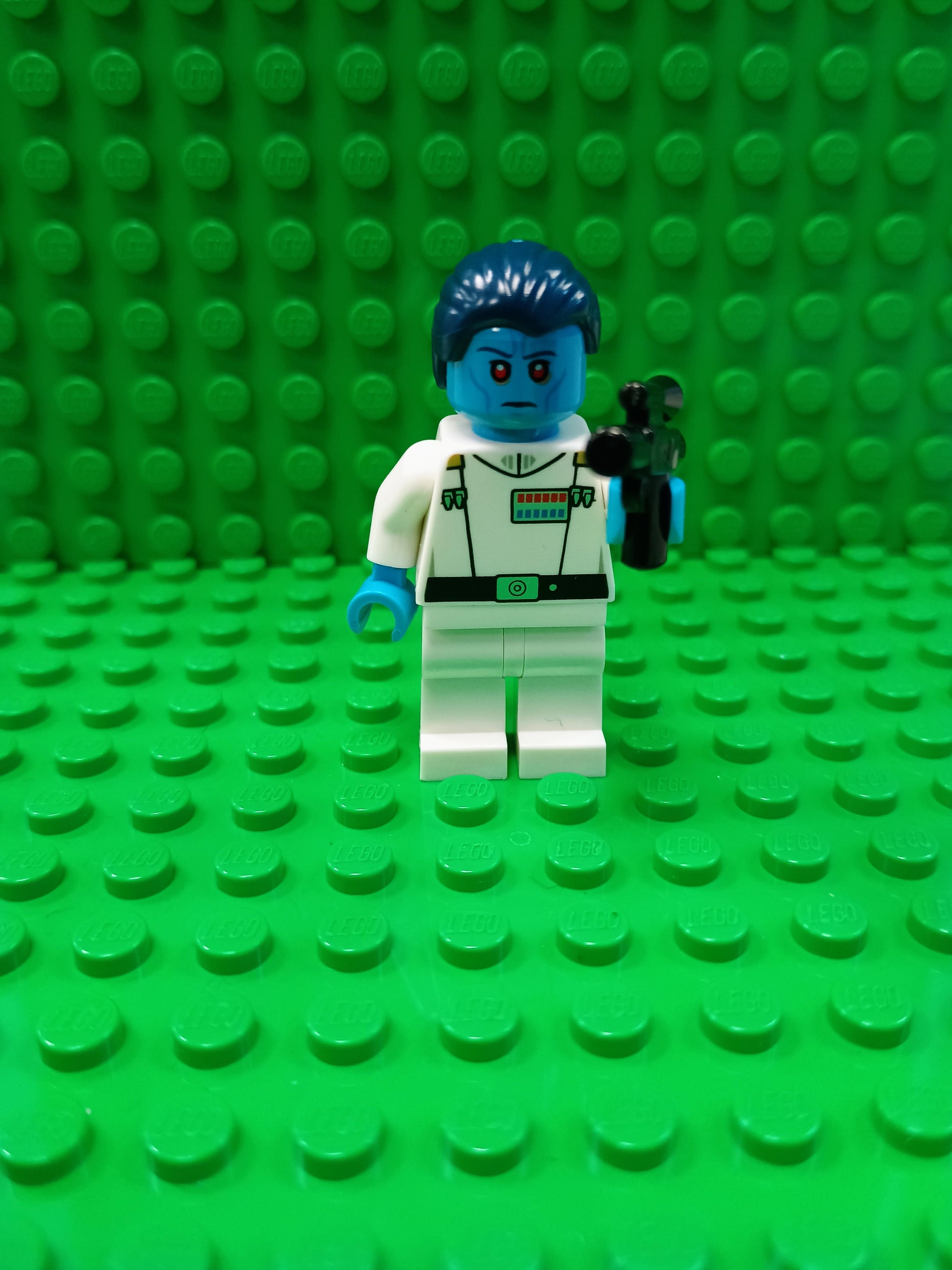sw0811 - Grand Admiral Thrawn - Dark Azure Skin