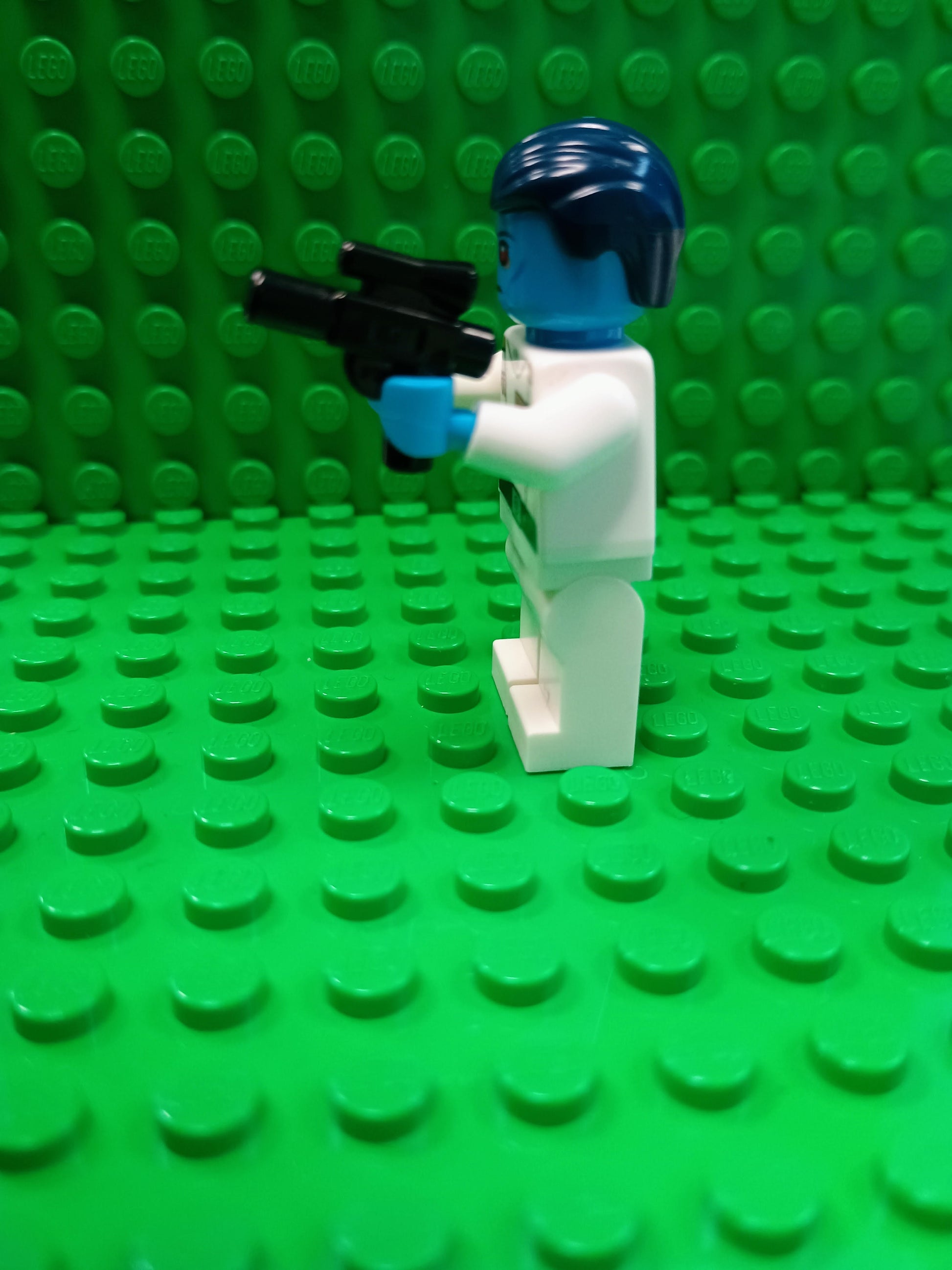 sw0811 - Grand Admiral Thrawn - Dark Azure Skin